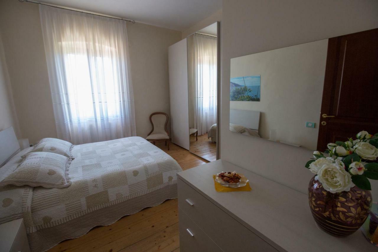 Tre Pini Apartment ลาสเปเซีย ภายนอก รูปภาพ
